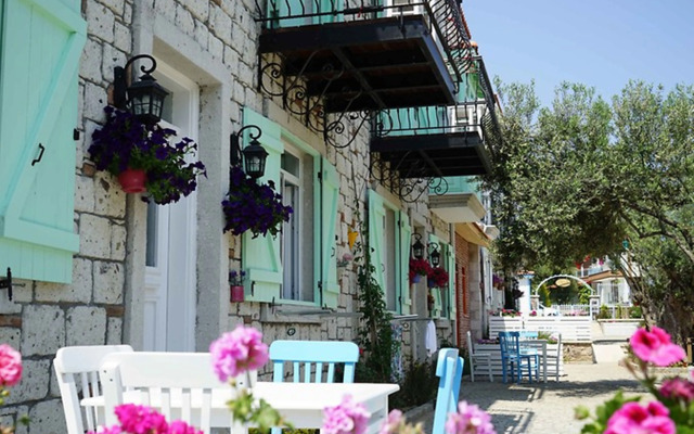 Zeytin Arası Apart Otel