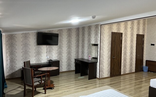 Garden City Hotel
