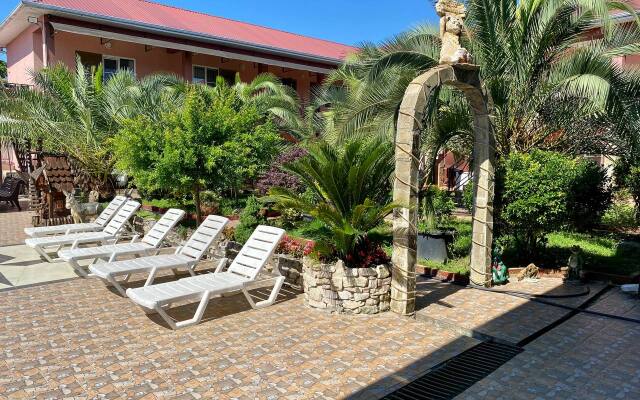 Rozovy Flamingo  Guest House