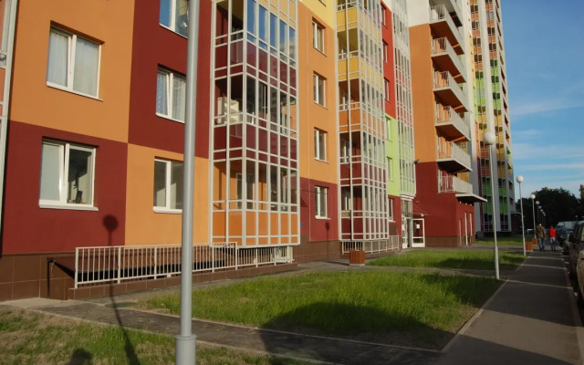 S Balkonom Ryadom S Metro Ladozhskaya Apartments