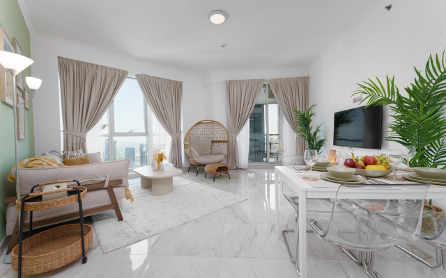 Unique & Stylish High Floor close to Marine Club Apartments