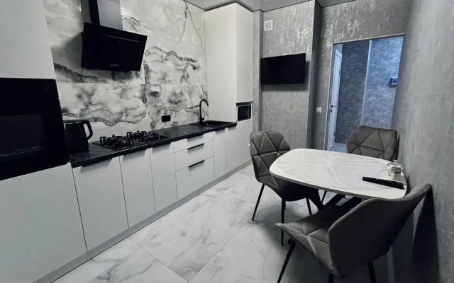Na Tikhoretskoy Flat