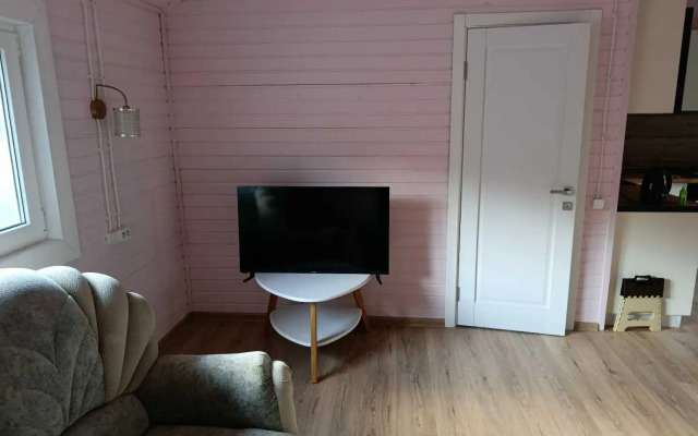 Uyutny Dom S Mangalnoy Zonoy Private house