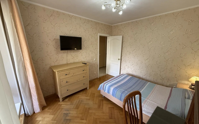 Квартира Трехкомнатная с балконом