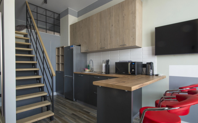 167 Stilnaya Studiya S Vidom Na Gory Flat