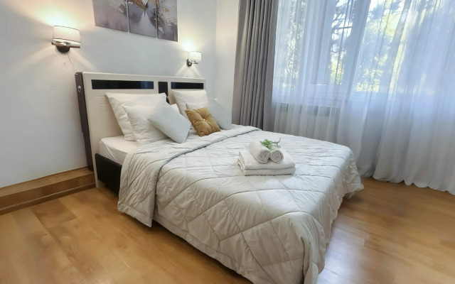 Living Quarters Elizaveta Na Ul.Ostrovskogo 25