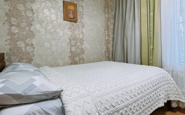 Na Tsvetochnoy 44/3 Apartments