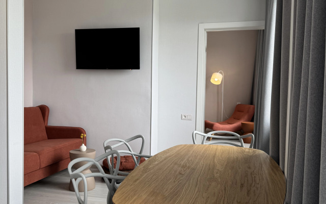 Uyutnaya yevrodvushka ryadom s Kremlem Flat
