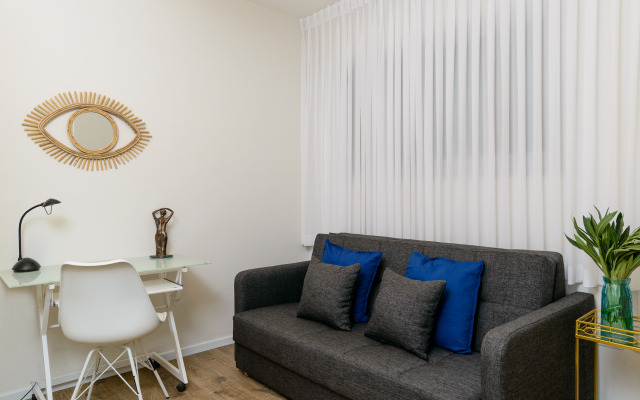 Design & Veranda Near Old City By Feelhome Apartments