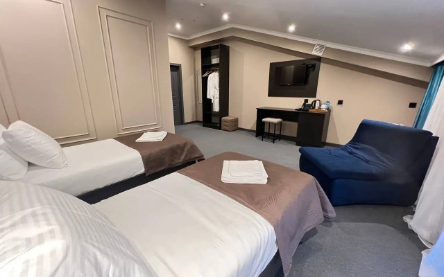 Paradise Hotel