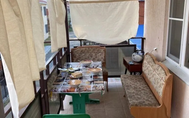 Dvukhkomnatnaya 4 Flat