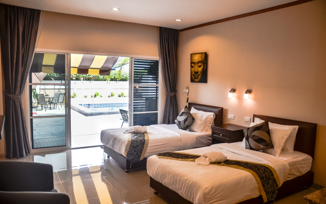 4 Palms Resort Hotel