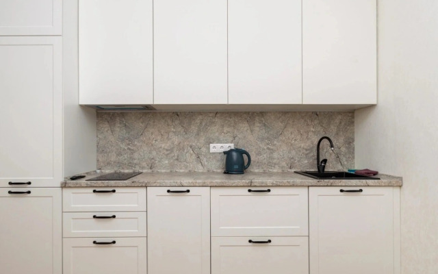 37m s Krovatyu i Divanom Apartment