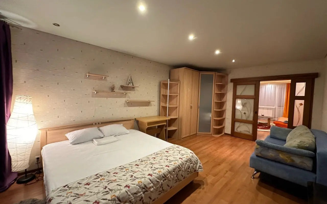 Cozy Two-room apartment on Stakhanova 40