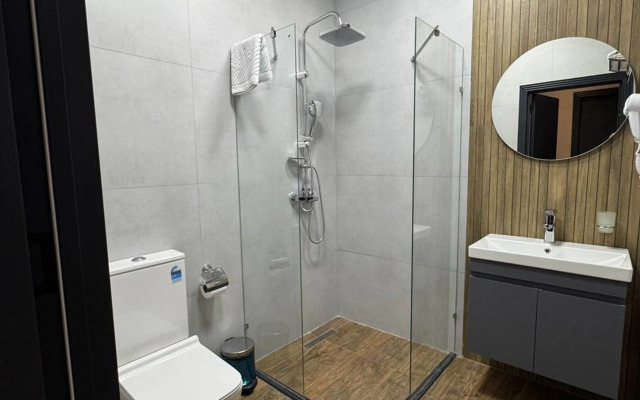 Twelve Inn Hotel
