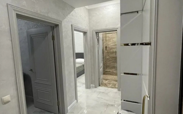 Novaya S Vidom Na Reku Flat