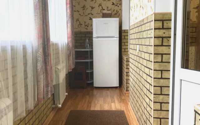 Апартаменты Широкая 34