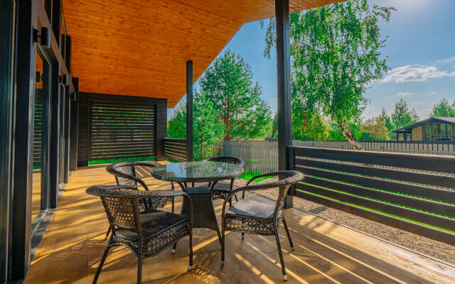 Friends & Family Guest House