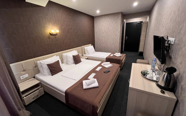 Voyager Hotel