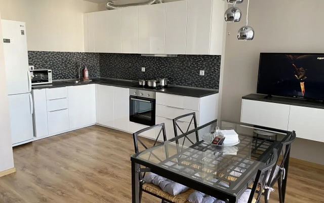 Квартира Трехкомнатная на Бориса Домашникова 22