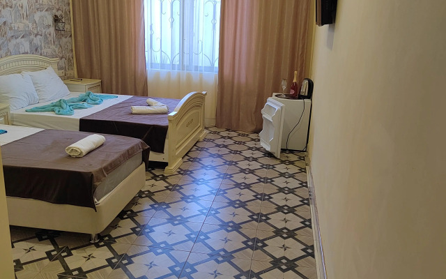 Robert I Oksana Guest house