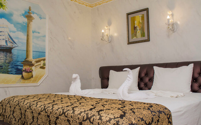 Grand Noy Hotel