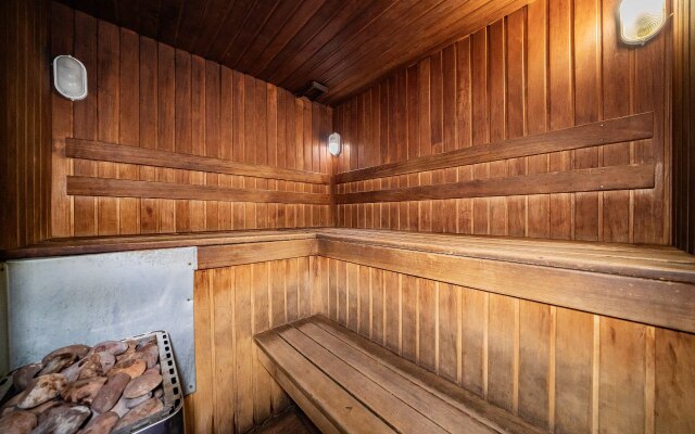 Teply Kottedzh Ryadom S Aeroportom Private house