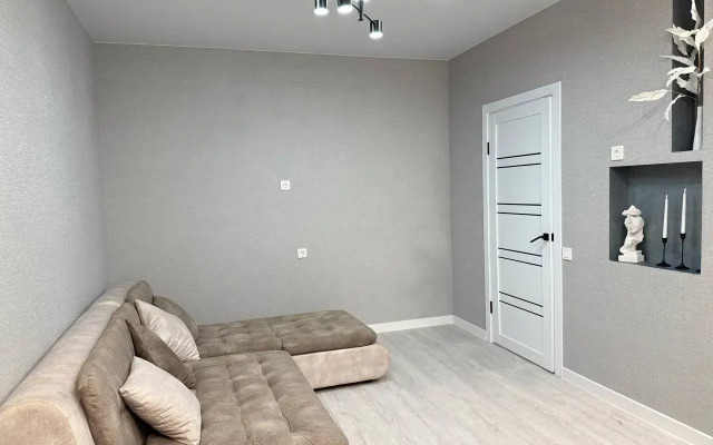 Yevroklass v sovremennom stile Flat