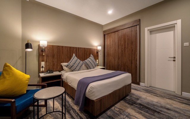 Central Hotel- Ridge