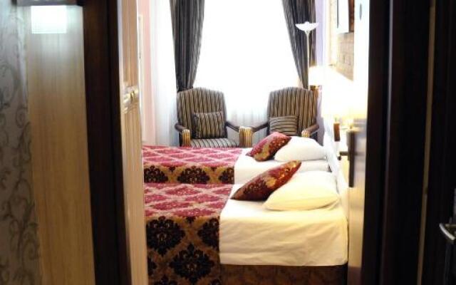 Nil Hotel