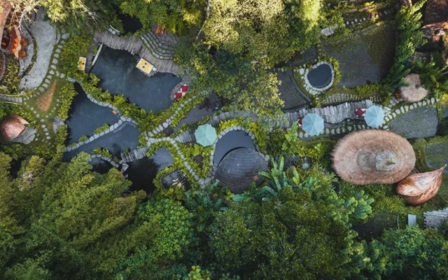 Курортный отель Bambu Indah