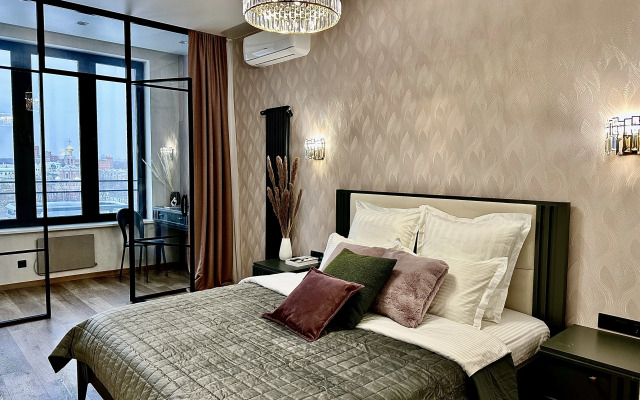Dizaynerskiy 2-kh komnatny lyuks Flat