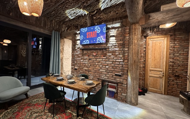 Gnѣzdo S Kaminom i Dvumya Spalnyami Private House