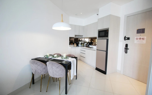 Lakeview 1BR – Laguna Beach Apartments