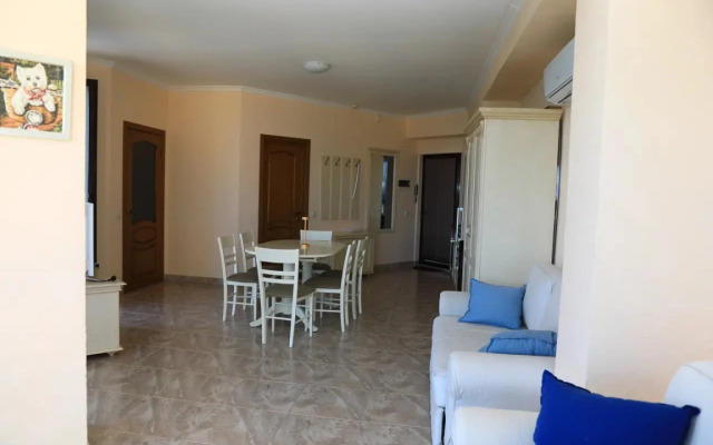 Dolphin Apartments