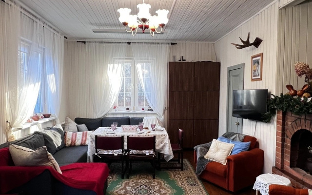 Chetyrekhkomnatnaya Dacha 120 M² Private House