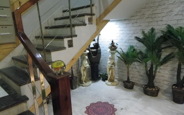 The Lodge B & B