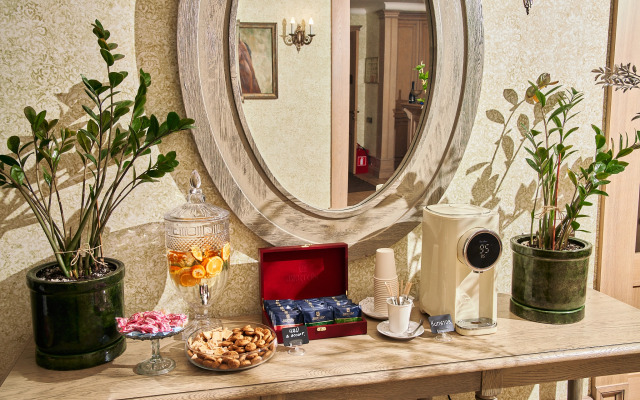 Отель Левада