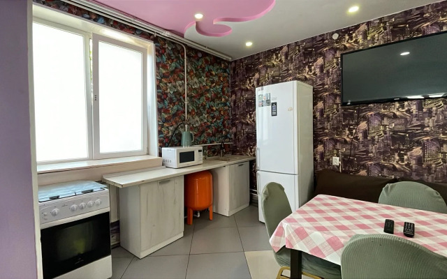 S Bilyyardom i Mangalom Private House