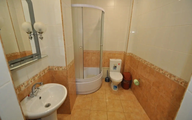 Trekhkomnatnye Na Ulitse Drazhinskogo 23v Apartments