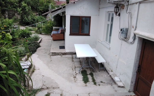 Na Krasnoflotskoy Guest House