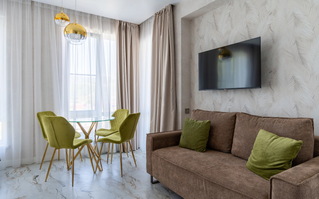 Studiya S Basseynom I Vidom Na Gory Apartments