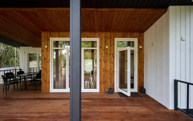 Point 486 Medovyj Guest House