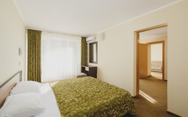Magnoliya Hotel