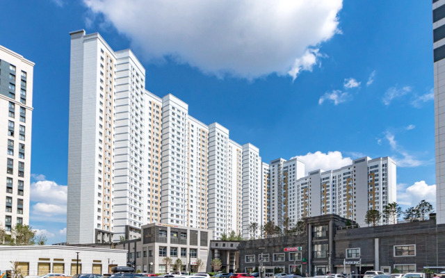 Svetlye I Sovremennye Ryadom S Dostoprimechatelnostyami Apartments