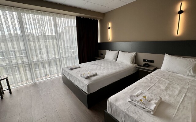 Esse Joven Hotel