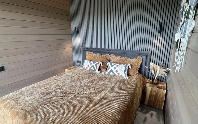 Частный дом Lakeside house