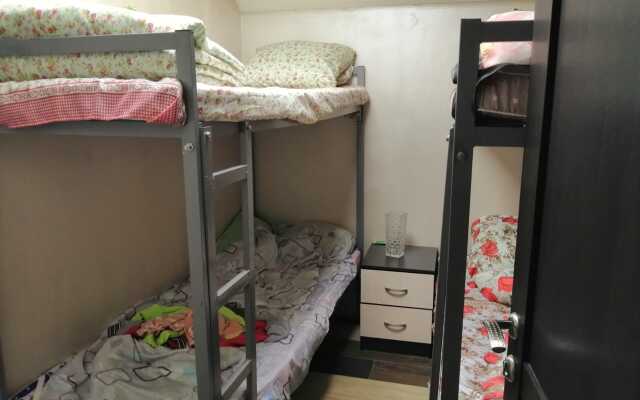 WeekendSleep Hostel