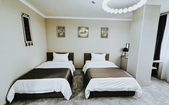Hotel Tadzh Makhal