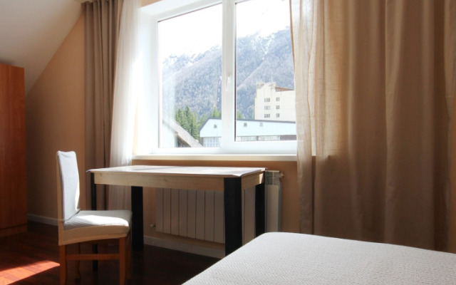 Коттедж Семейный Восьмиместный в Терсколе от Квартирукинг